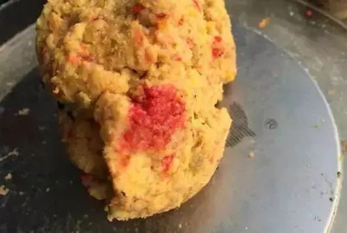 自制毛蛋钓鱼饵料秘方，让鱼儿疯狂咬钩的秘诀