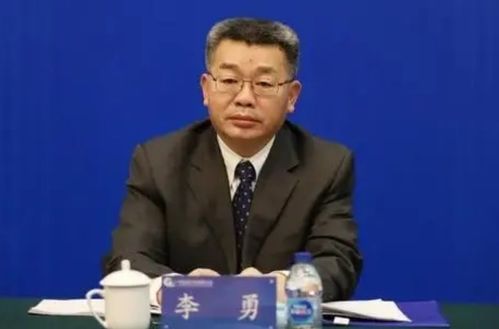 尖峰集团：副总经理退休离任