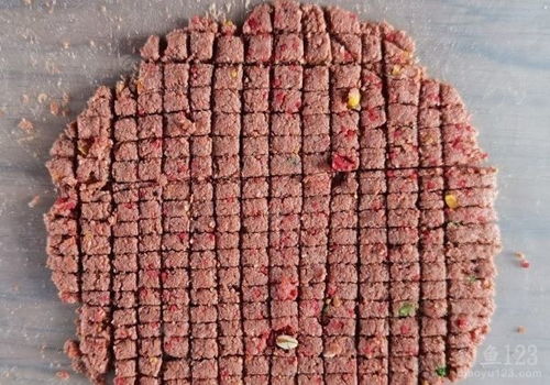 饵料变废为宝，用钓鱼饵料制作逼真花朵的创意指南