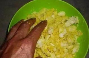 自制大饼子饵料配方与制作方法，轻松钓获大鱼！
