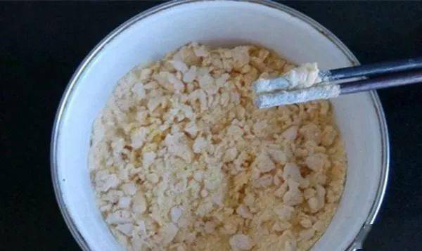 不会拌钓鱼饵料怎么办？5分钟学会自制饵料，轻松钓大鱼！