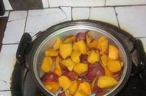 钓鱼饵料膏蟹怎么做视频，手把手教你自制超强诱饵