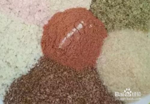 自制钓鱼饵料,在家塘边轻松制作