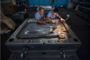 揭秘,钓鱼饵料模具是怎么车出来的?