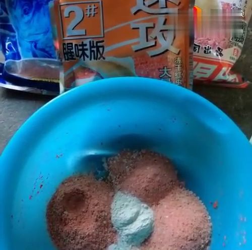 钓鱼饵料怎么拌的好看点