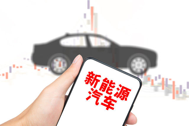 不同燃油类型的汽车在使用成本上有何区别？