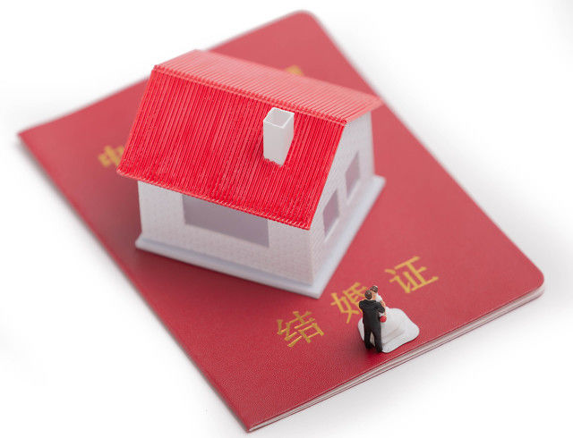 房屋买卖中的产权过户流程是怎样的？