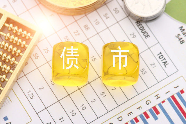 房产投资中如何进行收益与风险评估？