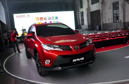 如何评估汽车的车内空间舒适度?