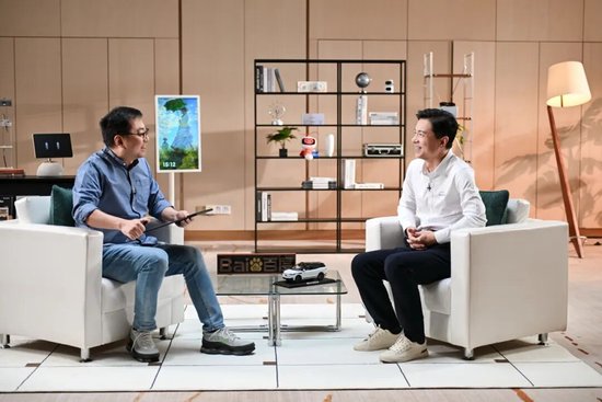 李彦宏:百度本质上是一个AI技术公司