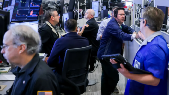 盘前:纳指期货跌1.49% 特斯拉今年转跌