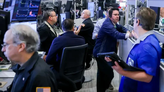 尾盘：纳斯达克转涨，科技股收复部分失地